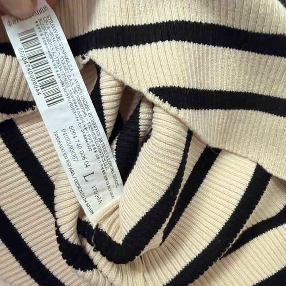 STRADIVARIUS Black & Cream Striped Sweater – Classic Prep & French Girl Chic ✨ - Picture 7 of 10